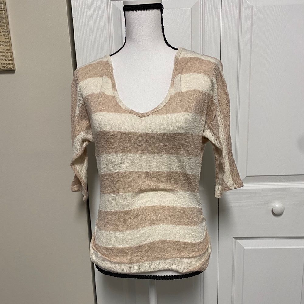 Teenbell, ruched beige ivory short sleeve top